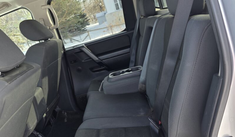 
								2011 Nissan Titan Crew Cab 4×4 Truck full									