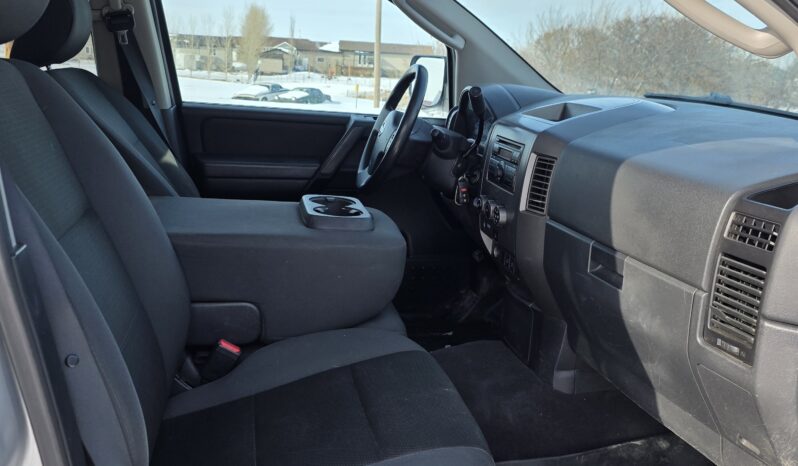 
								2011 Nissan Titan Crew Cab 4×4 Truck full									