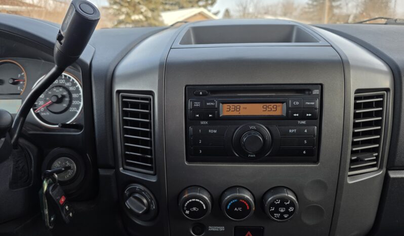 
								2011 Nissan Titan Crew Cab 4×4 Truck full									